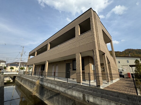 ルミナスコートの物件外観写真